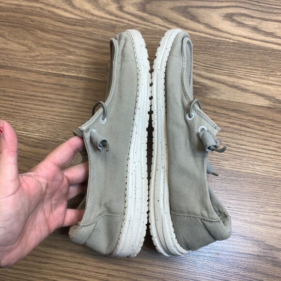 Hey Dude Women's Wendy Grey/beige Size 8 Slip On Comfort - Picture 3 of 9
